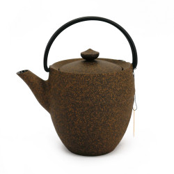 Small Japanese prestige high cast iron teapot, CHÛSHIN KÔBÔ MARUTSUTSU, yellow