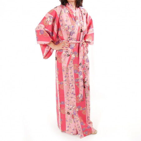 kimono giapponese yukata in cotone rosa, GEISHA, geisha di bellezza su sfondo a righe