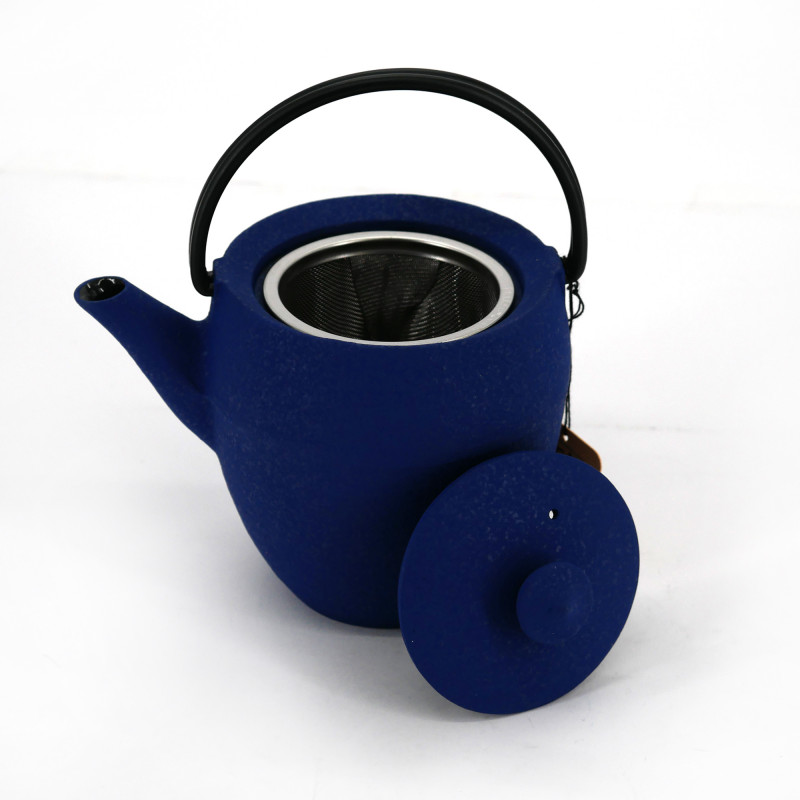 Small Japanese prestige high cast iron teapot, CHÛSHIN KÔBÔ MARUTSUTSU, blue