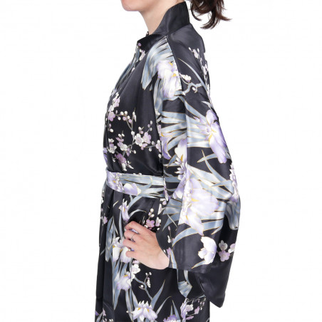 kimono yukata giapponese nero in seta, SHIBORIUME, iris e fiori di prugna