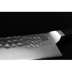 Cuchillo de cocina japonés martillado pequeño (cuchillo universal) Bunka - con saya magnética y caja de regalo - hoja 13,5 cm