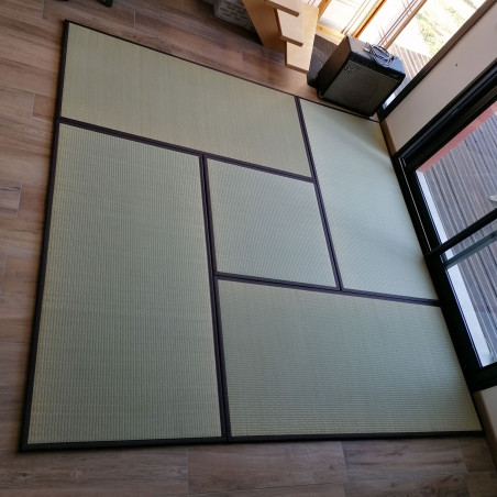 tatami tradicional japonés hecho de paja de arroz, AGURA, cuadrado