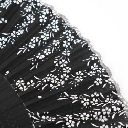 Abanico japonés negro de seda plástica y bambú con estampado de flores de cerezo y mariposas - SAKURA CHO - 19.5cm