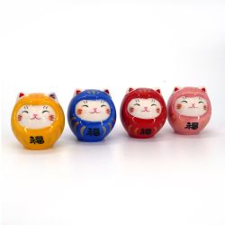 Ornement de chat japonais manekineko déguisé en daruma - DARUKO - 4 cm