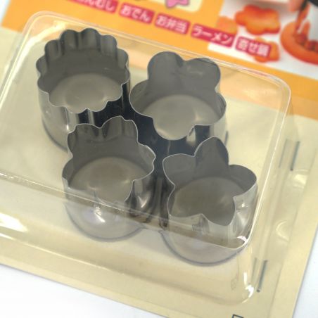 Flower-shaped cookie cutters, set of 4 - KUKKI