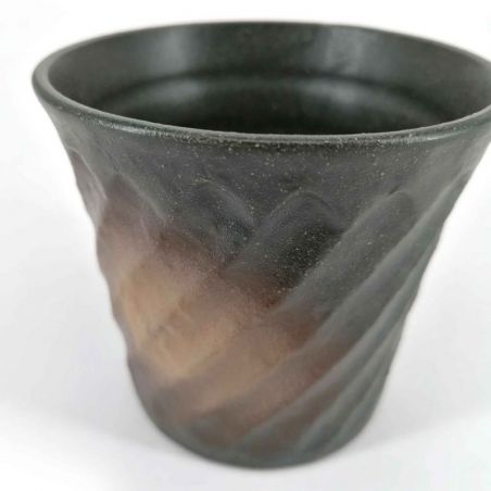 Japanese flared ceramic tea cup - KUROBURU