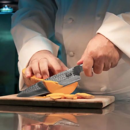 Cuchillo de cocina japonés (cuchillo de chef) martillado Gyuto KOTAI con saya y caja de bambú - hoja 20 cm