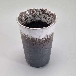 Japanischer Keramik-Mazagran, schwarz gefleckt weiß - HANTEN