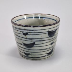 Japanische Keramik Teetasse, grau und blau, Vogel Silhouetten - TORI