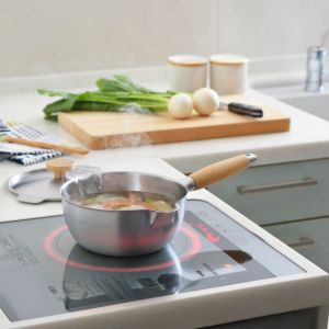 Casserole à becs verseurs en acier inoxydable avec manche en bois, YOSHIKAWA AIKATA, taille au choix